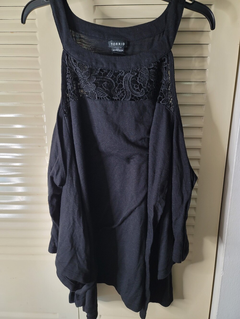Torrid Cold Shoulder Top Size 3 Black
